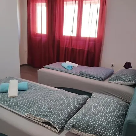 Apartment Markaz *